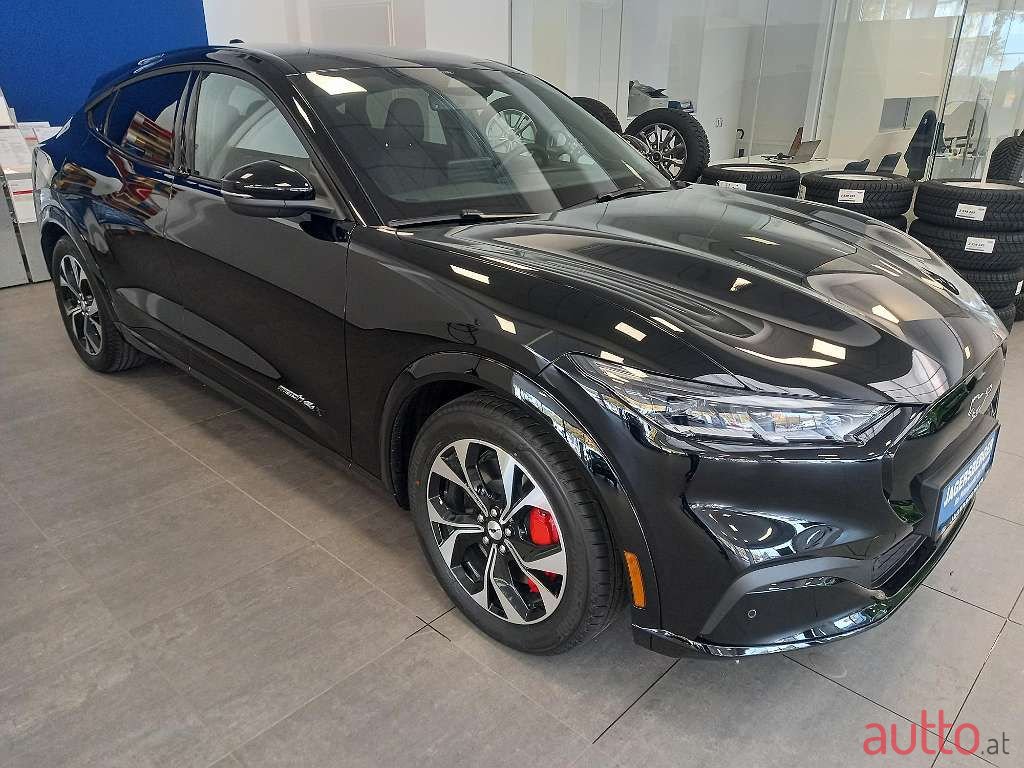 2022' Ford Mustang Mach-E photo #3