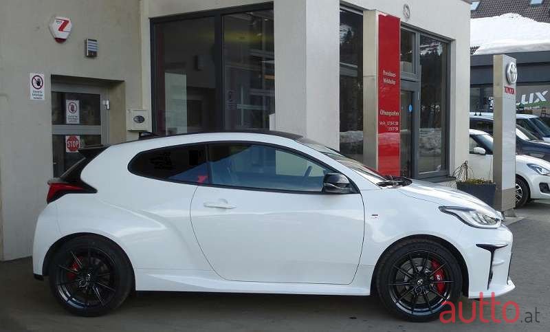 2021' Toyota Yaris photo #3