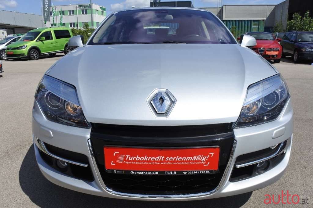 2013' Renault Laguna photo #5