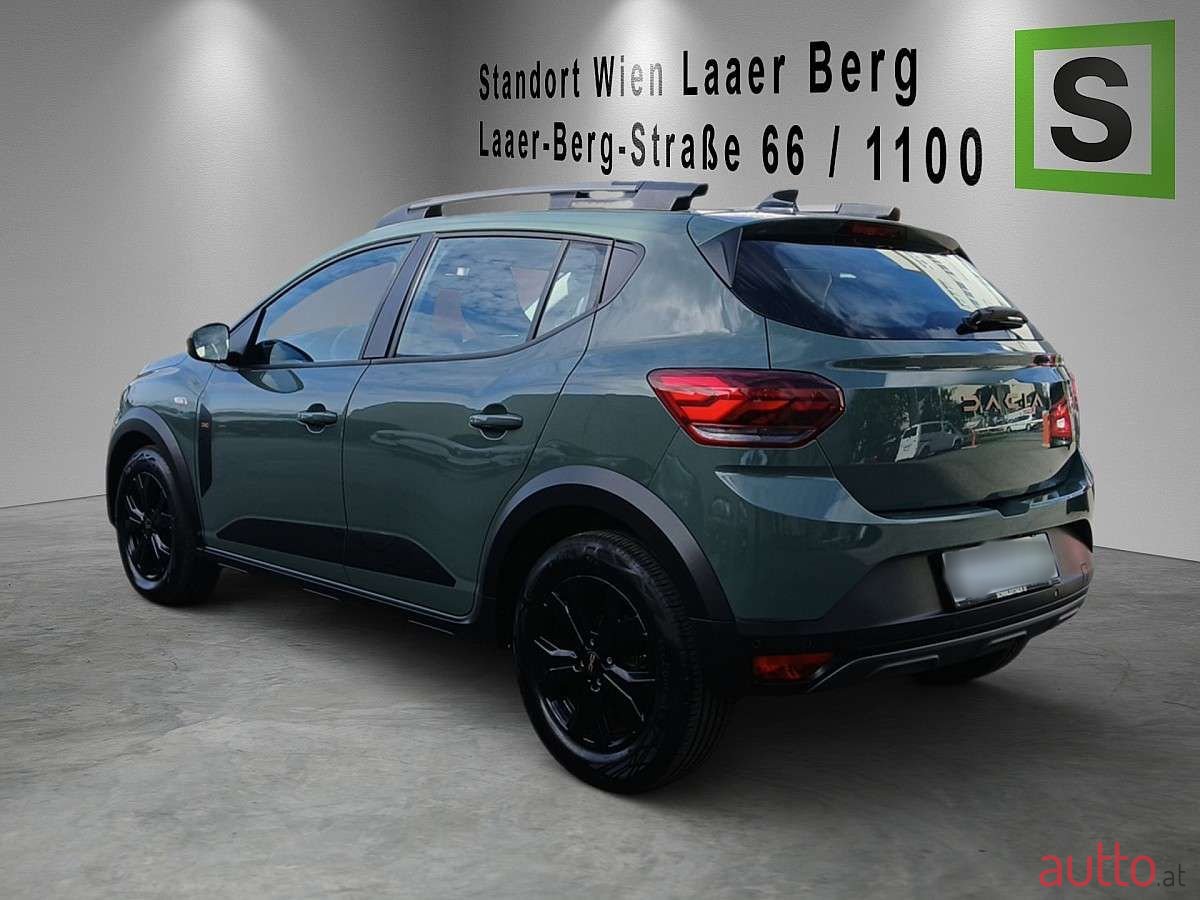 2023' Dacia Sandero photo #2