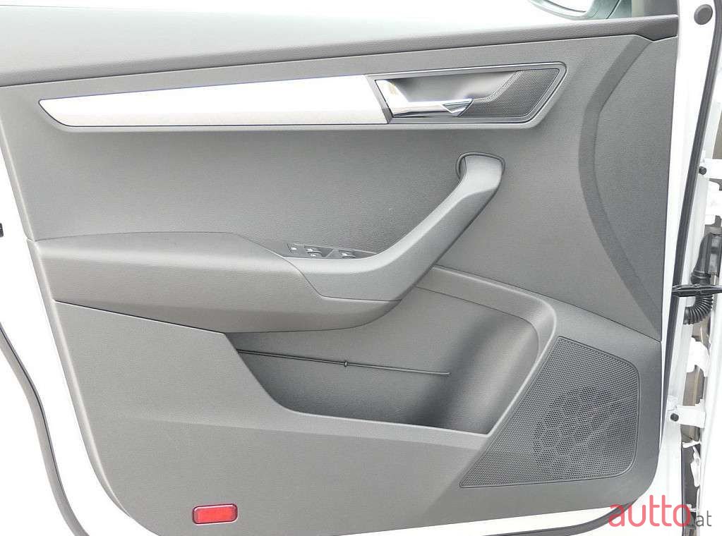 2023' Skoda Karoq photo #5