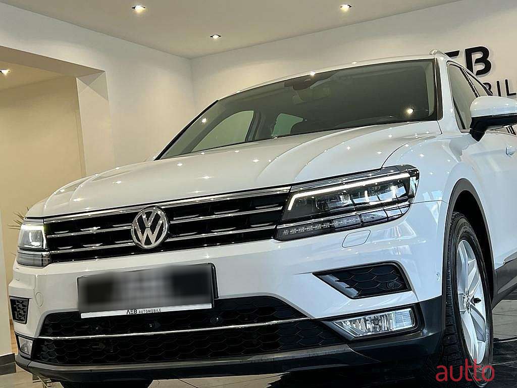 2016' Volkswagen Tiguan photo #5