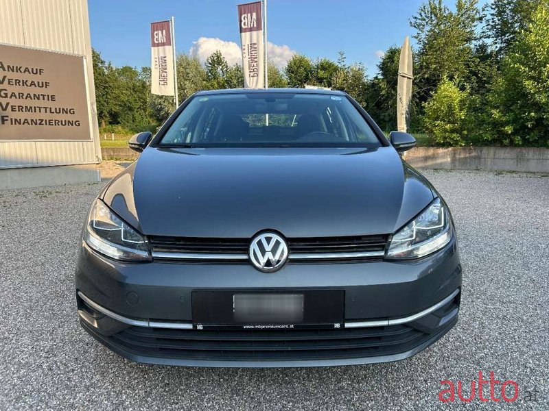 2019' Volkswagen Golf photo #5