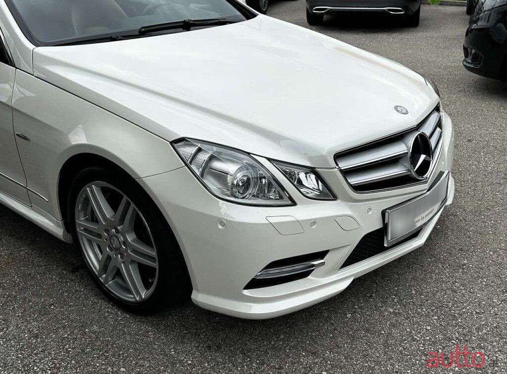 2012' Mercedes-Benz E-Klasse photo #3