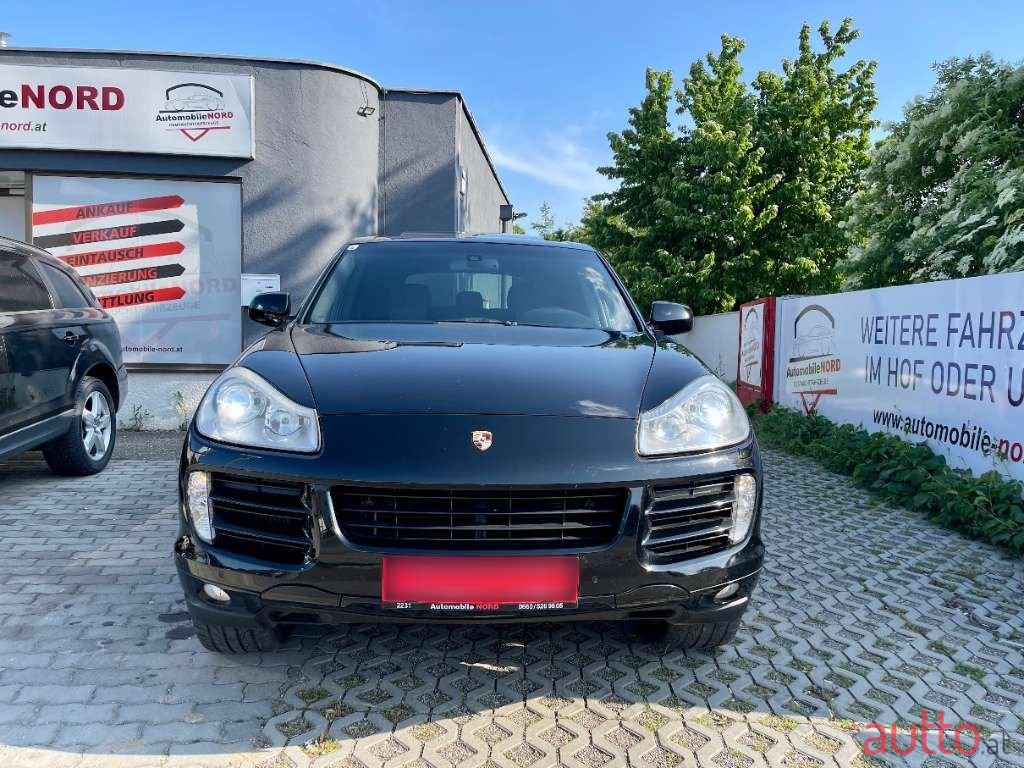 2009' Porsche Cayenne photo #2