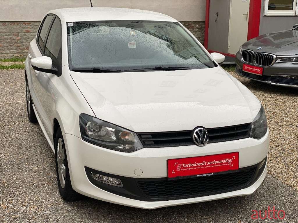 2013' Volkswagen Polo photo #1