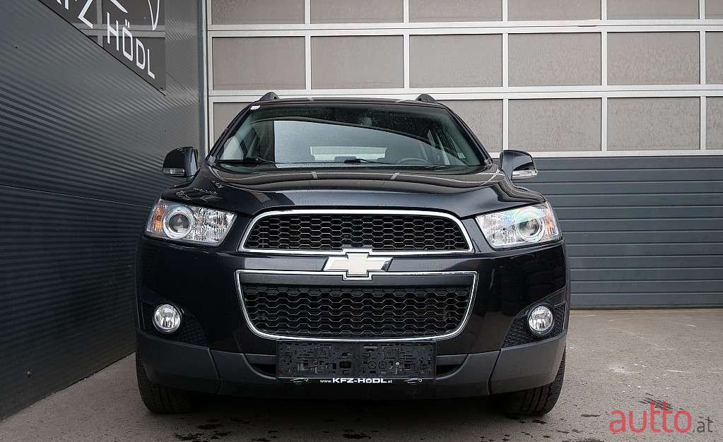 2011' Chevrolet Captiva photo #2