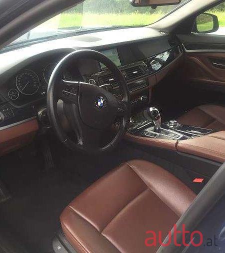 2012' BMW 5Er-Reihe photo #2