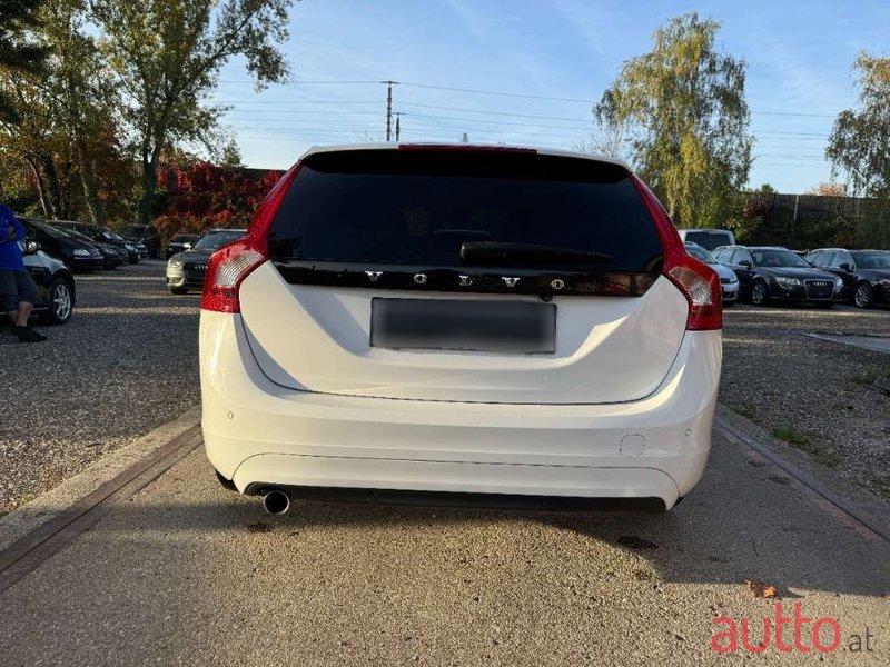 2016' Volvo V60 photo #5