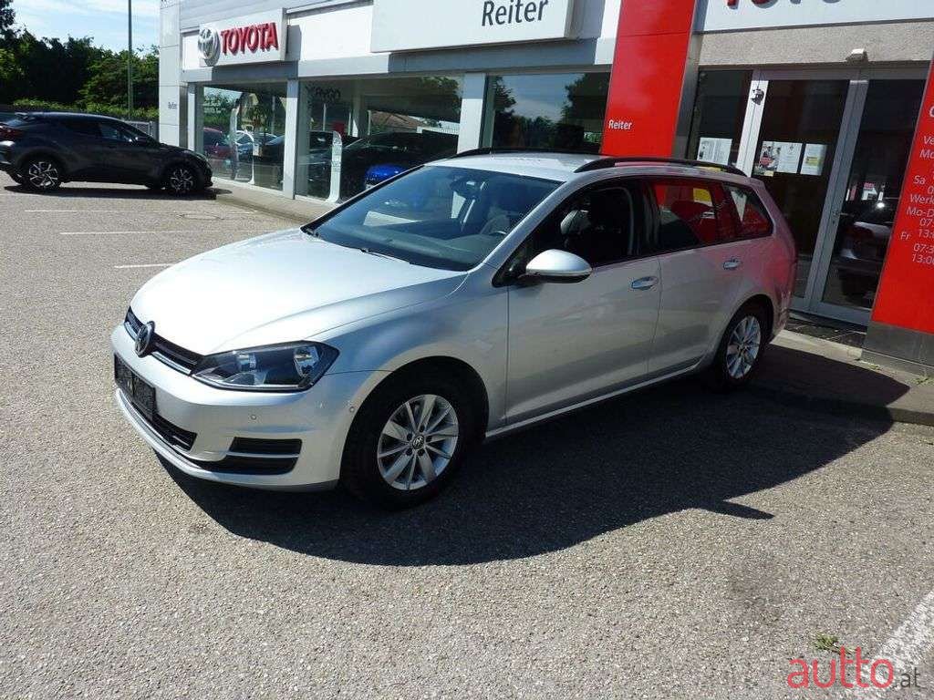 2016' Volkswagen Golf photo #2