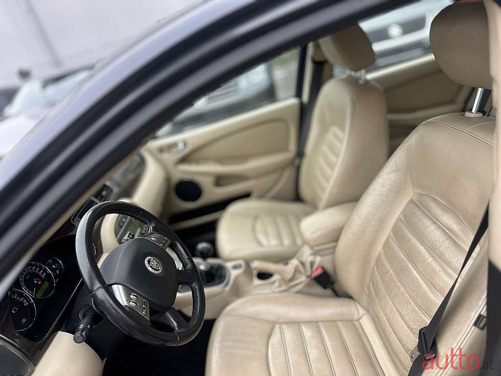 2008' Jaguar X-Type photo #5