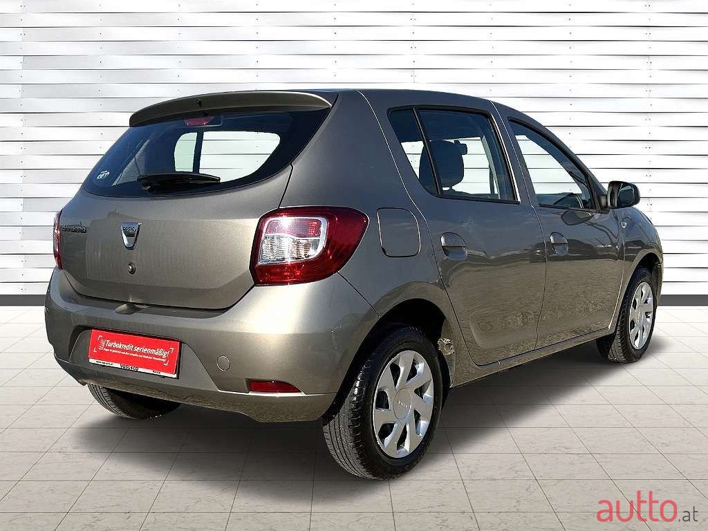 2015' Dacia Sandero photo #5
