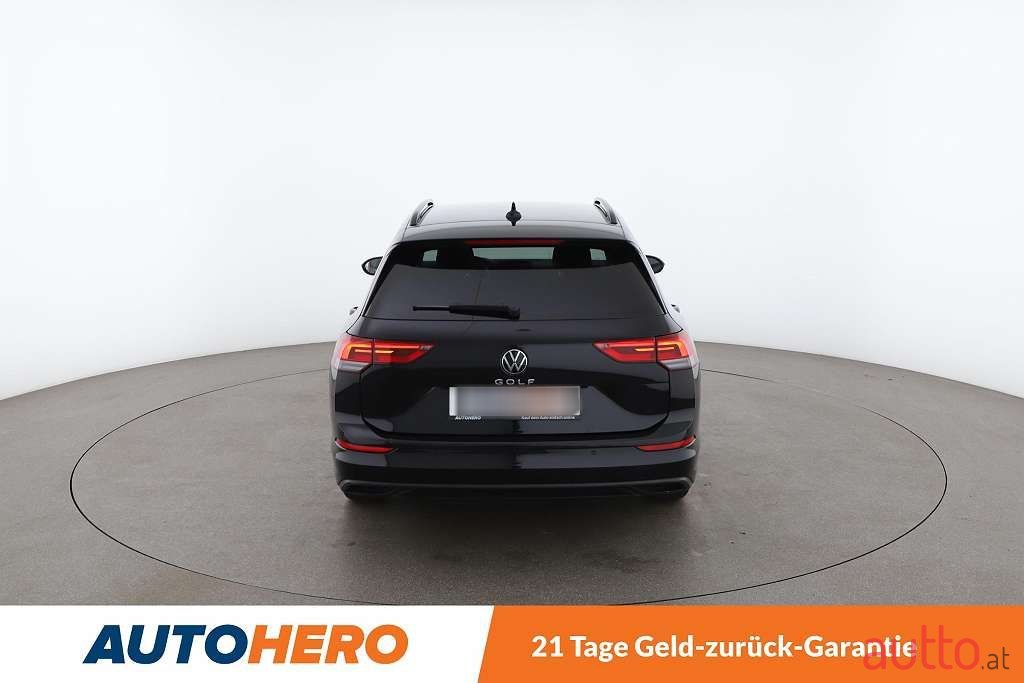 2023' Volkswagen Golf photo #4