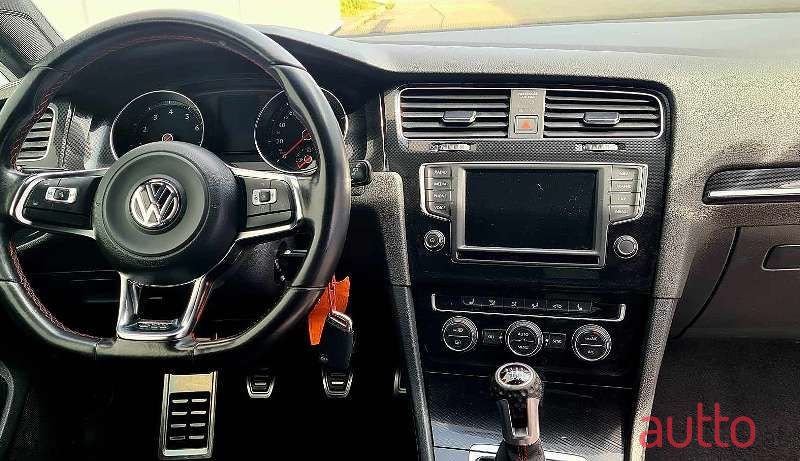 2016' Volkswagen Golf photo #5