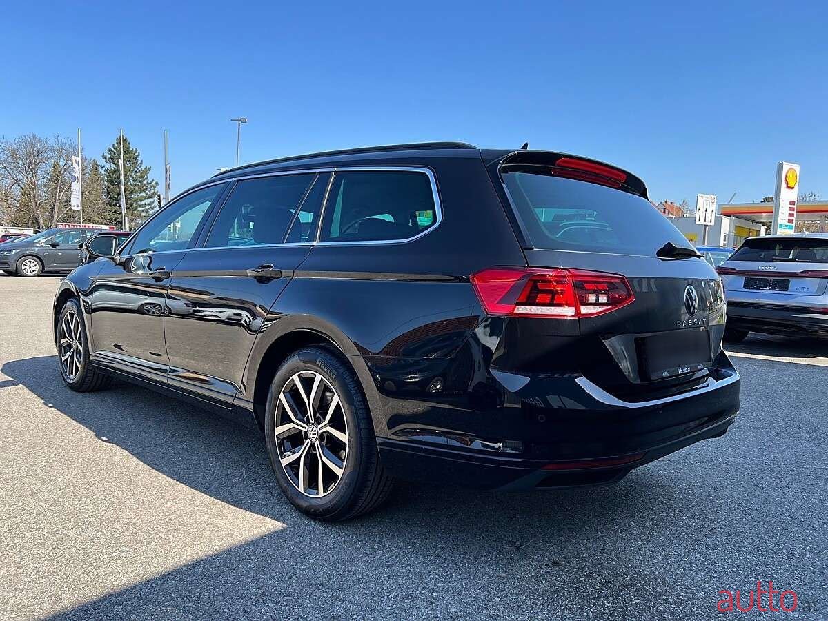 2022' Volkswagen Passat photo #4