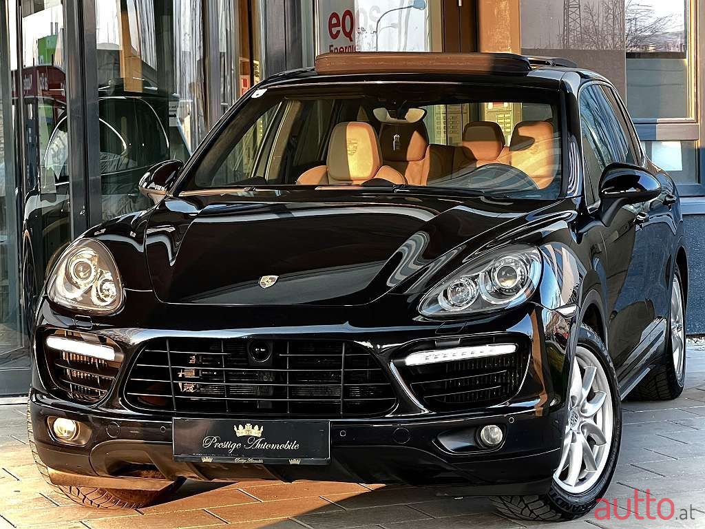 2010' Porsche Cayenne photo #6