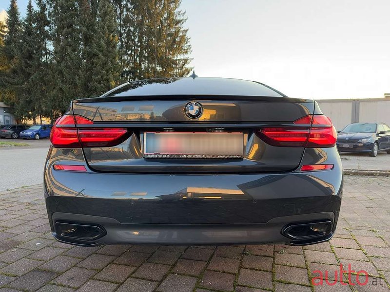 2015' BMW 7Er-Reihe photo #4