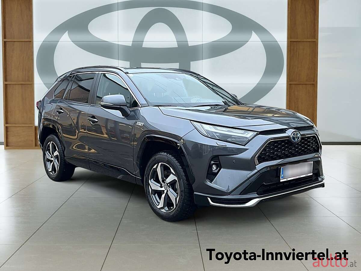 2022' Toyota RAV4 photo #6