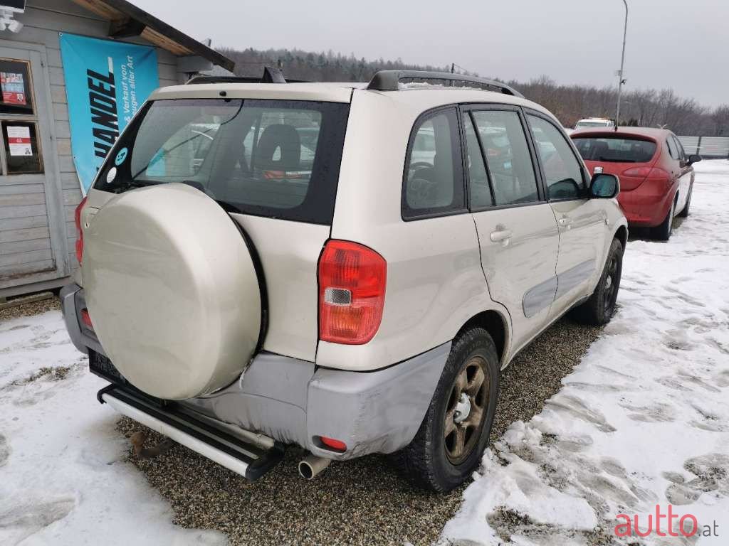 2003' Toyota RAV4 photo #2