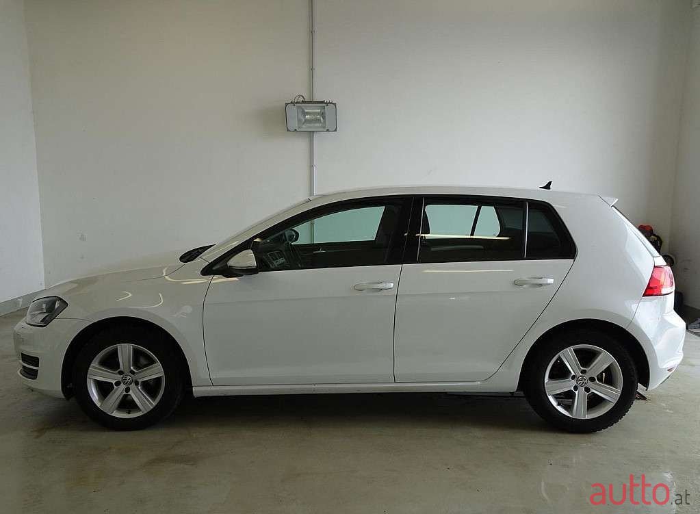 2015' Volkswagen Golf photo #2