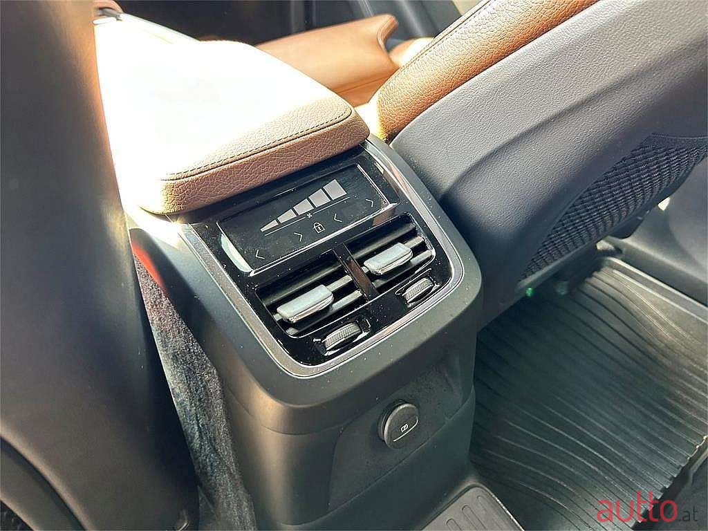 2020' Volvo XC90 photo #3