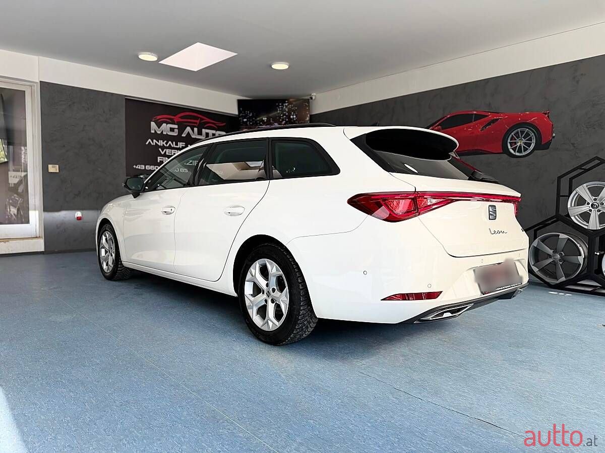 2021' SEAT Leon photo #4