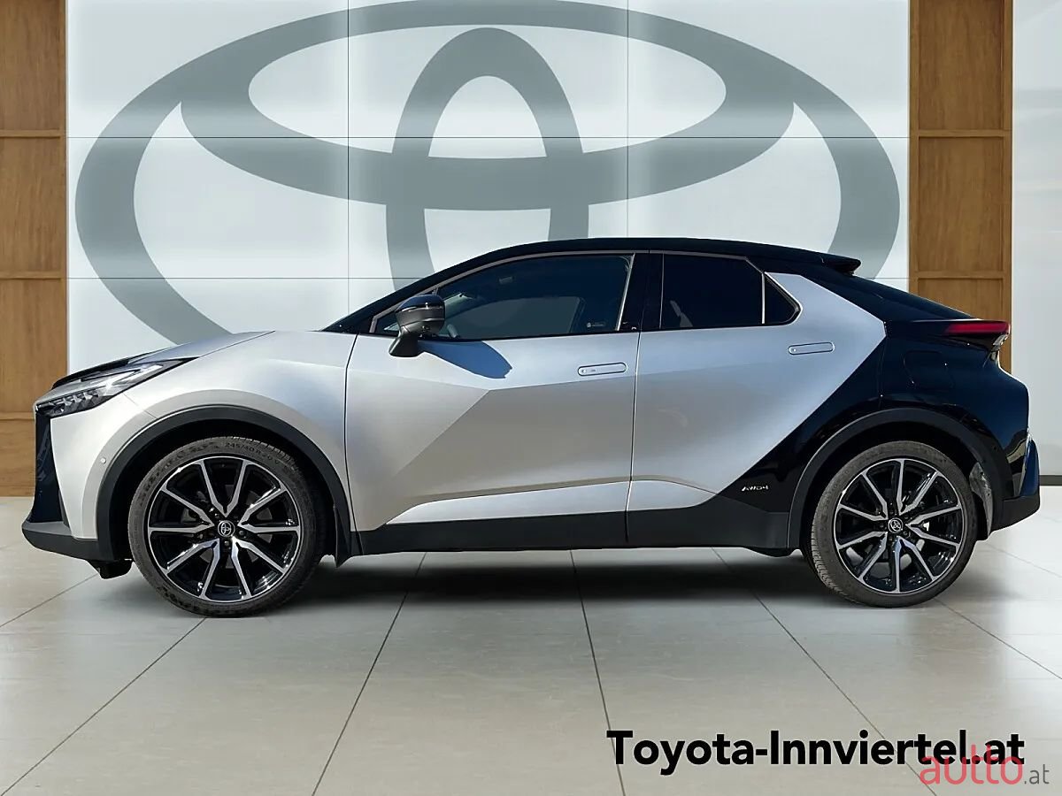 2023' Toyota C-HR photo #2