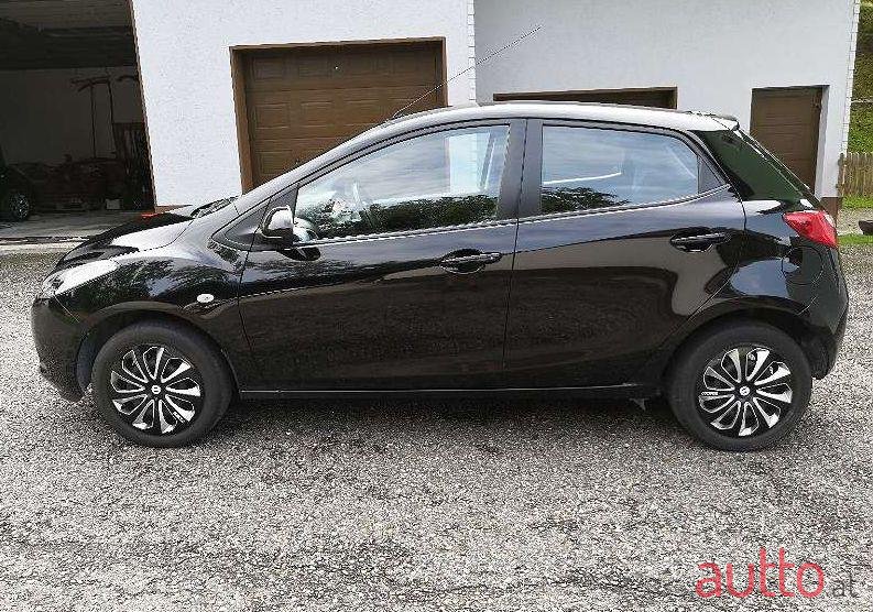 2009' Mazda Mazda2 photo #1