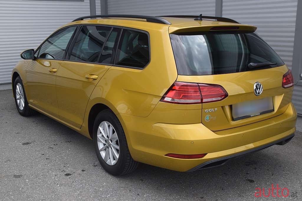 2018' Volkswagen Golf photo #4