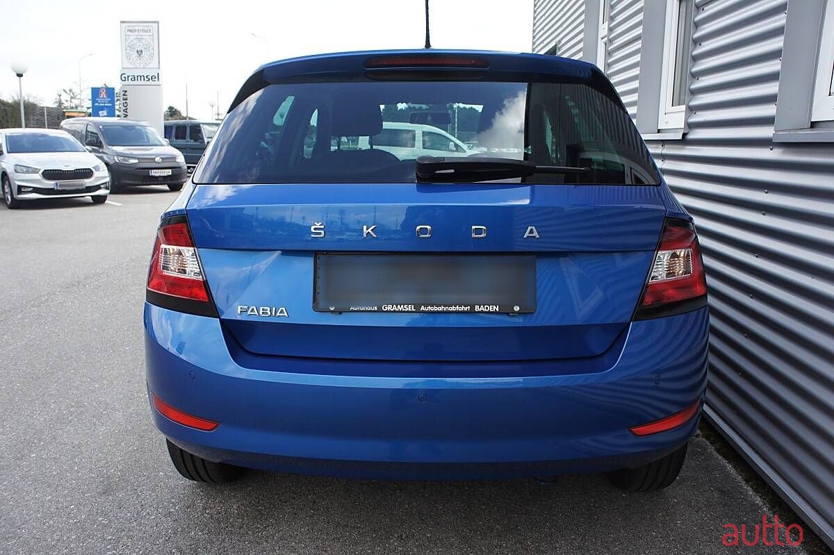 2020' Skoda Fabia photo #4