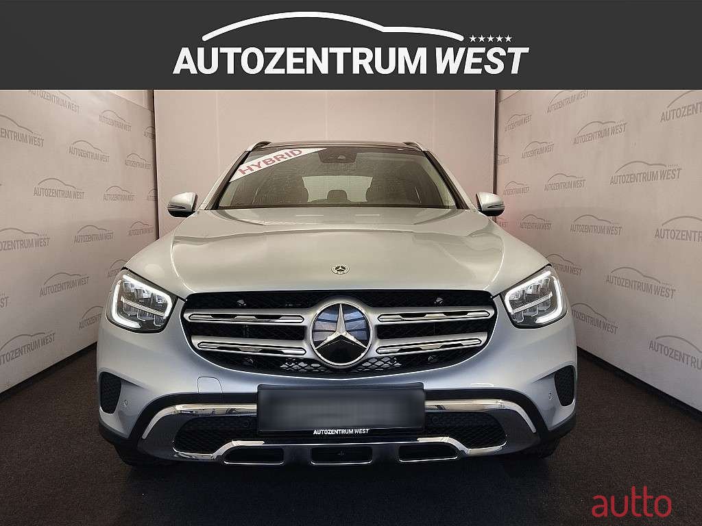 2021' Mercedes-Benz Glc-Klasse photo #2