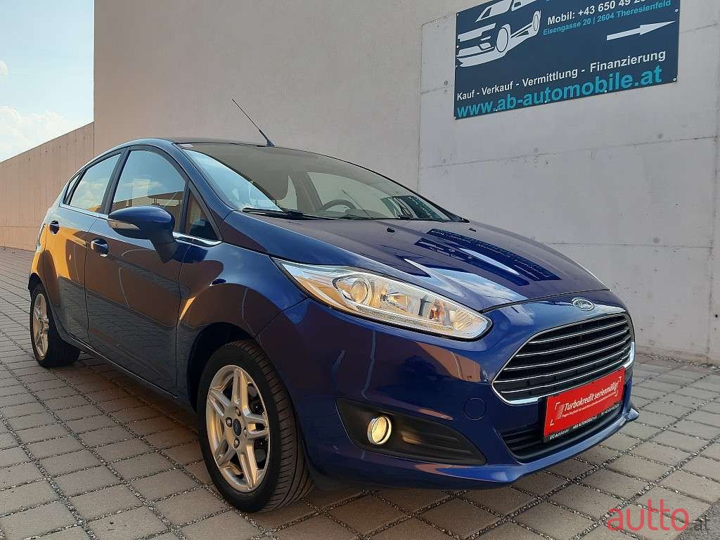 2013' Ford Fiesta photo #1