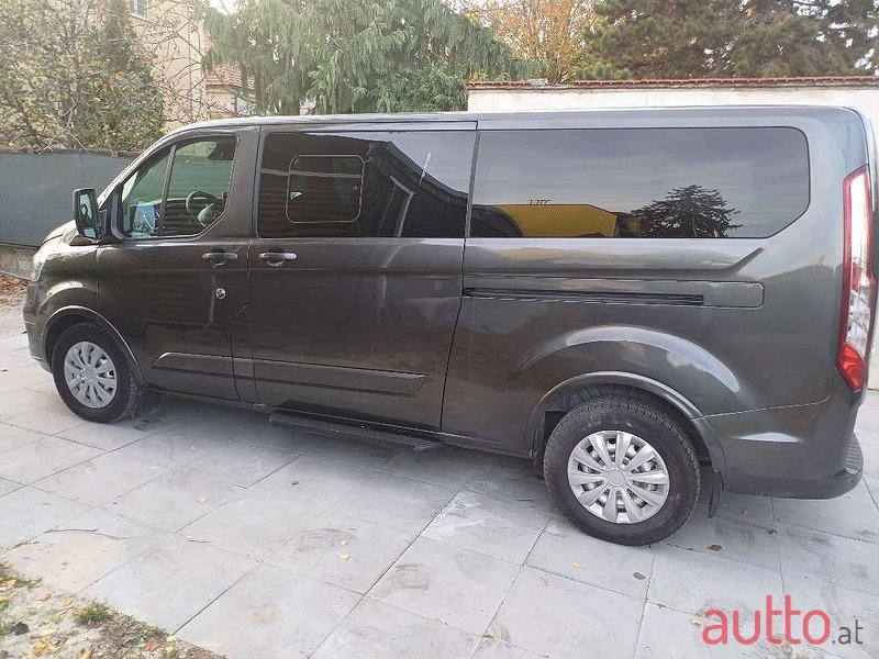 2023' Ford Tourneo photo #3