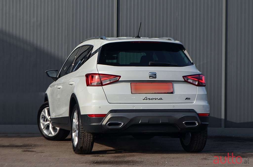 2023' SEAT Arona photo #3