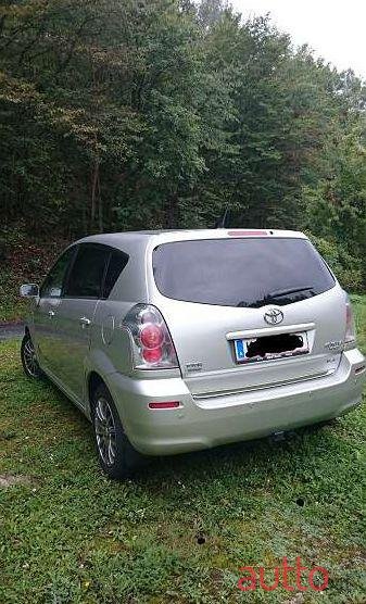 2006' Toyota Verso photo #2