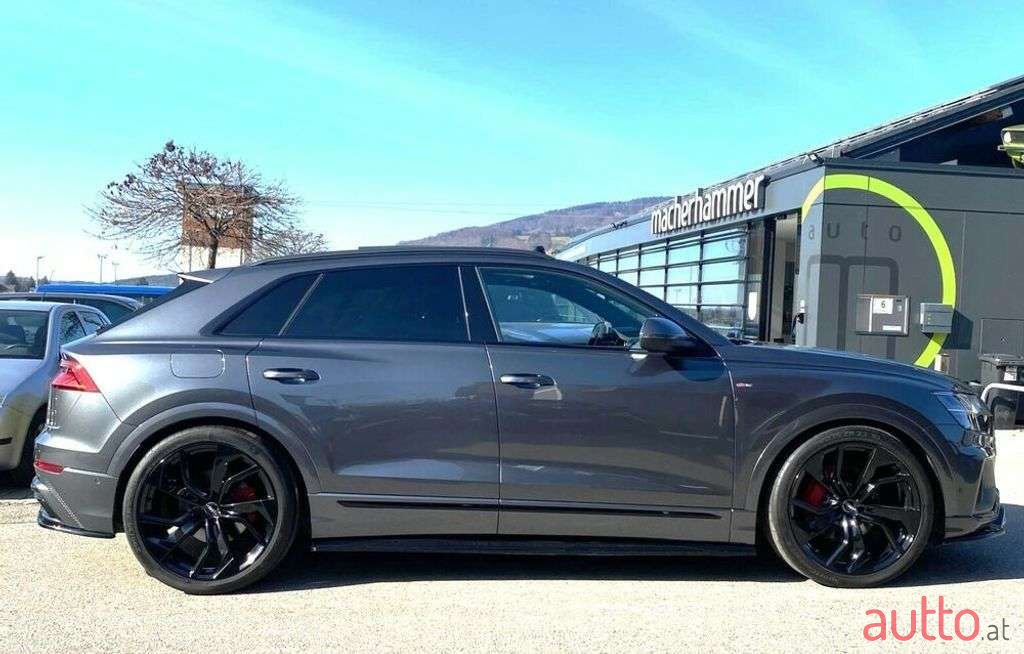 2019' Audi Q8 photo #3