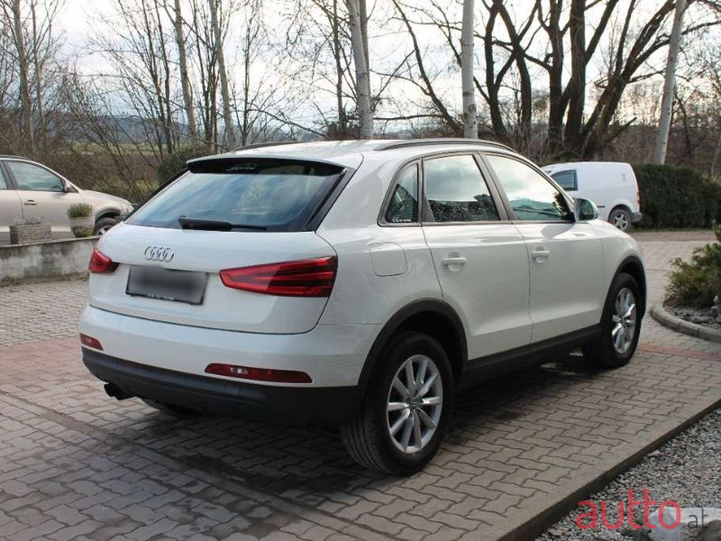 2013' Audi Q3 photo #5