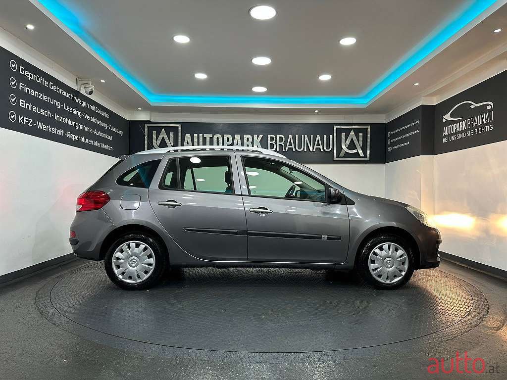 2009' Renault Clio photo #6