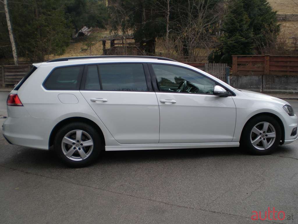 2015' Volkswagen Golf photo #4