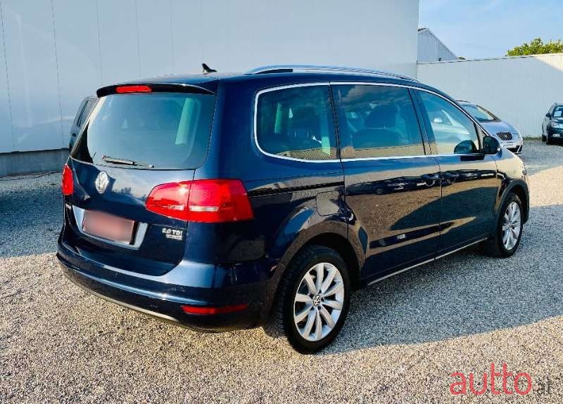 2012' Volkswagen Sharan photo #5