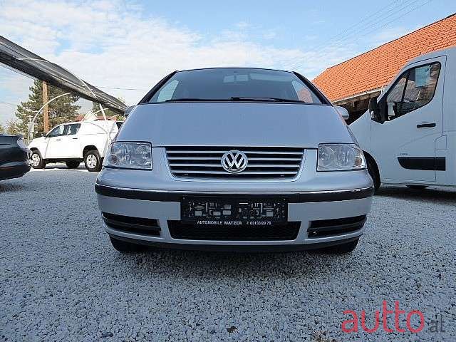 2008' Volkswagen Sharan photo #2