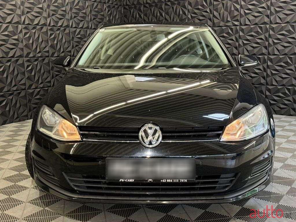 2013' Volkswagen Golf photo #3