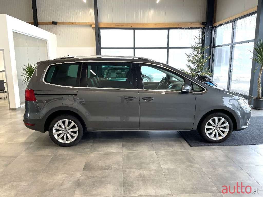 2012' Volkswagen Sharan photo #2