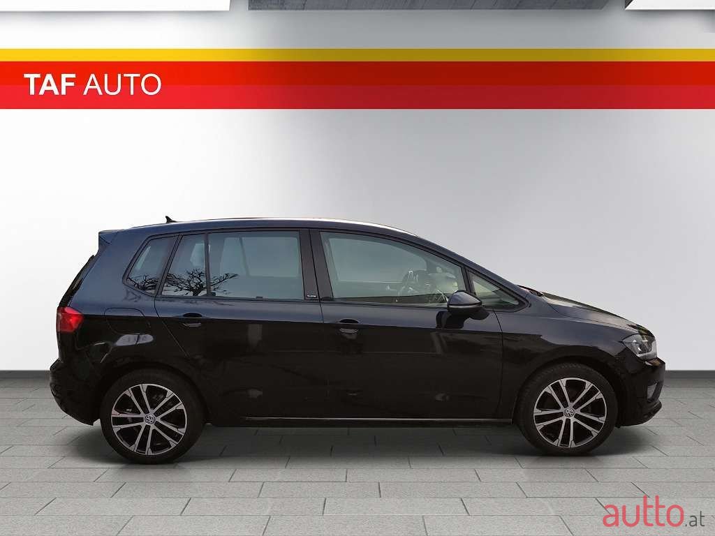 2016' Volkswagen Golf photo #6