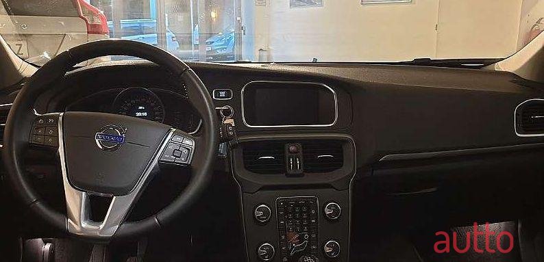 2016' Volvo V40 photo #3