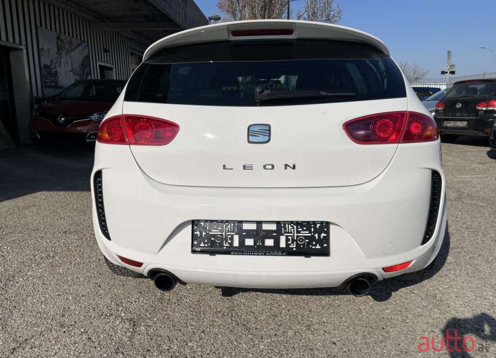 2012' SEAT Leon photo #3