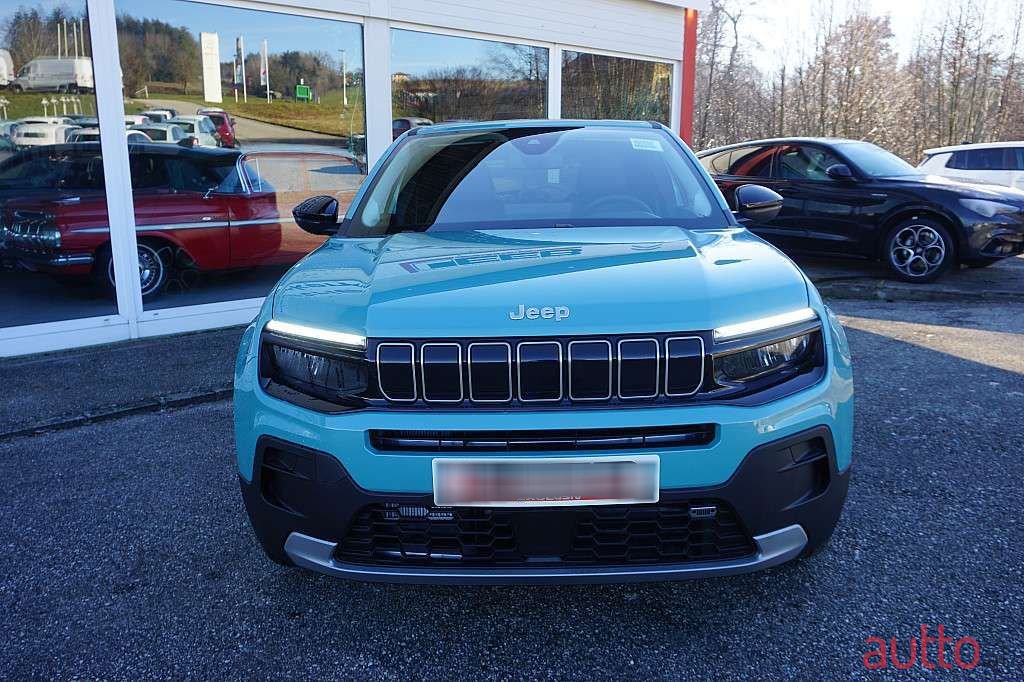 2023' Jeep Avenger photo #2