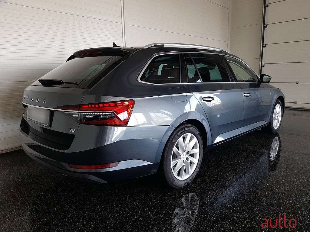 2021' Skoda Superb photo #2