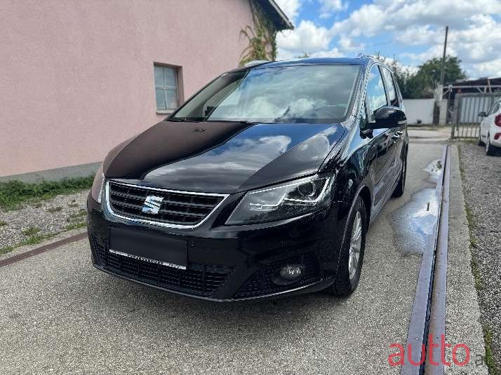 2012' SEAT Alhambra photo #3