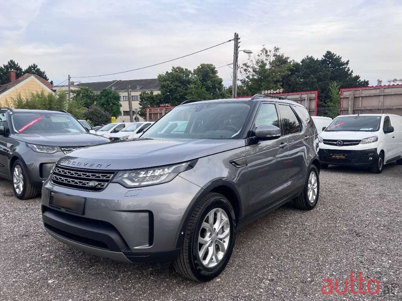 2019' Land Rover Discovery photo #4